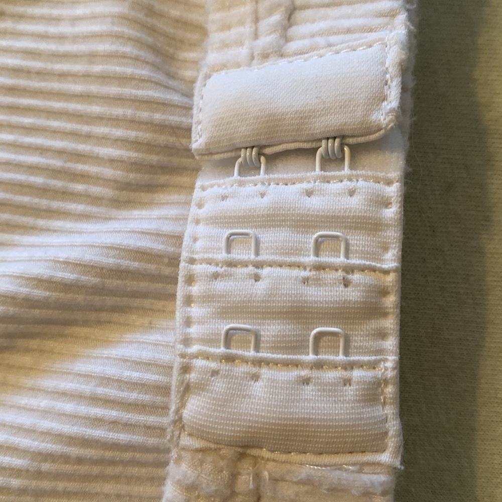 White Long Sleeve Crop Top Size XS - Picture 2 of 5
